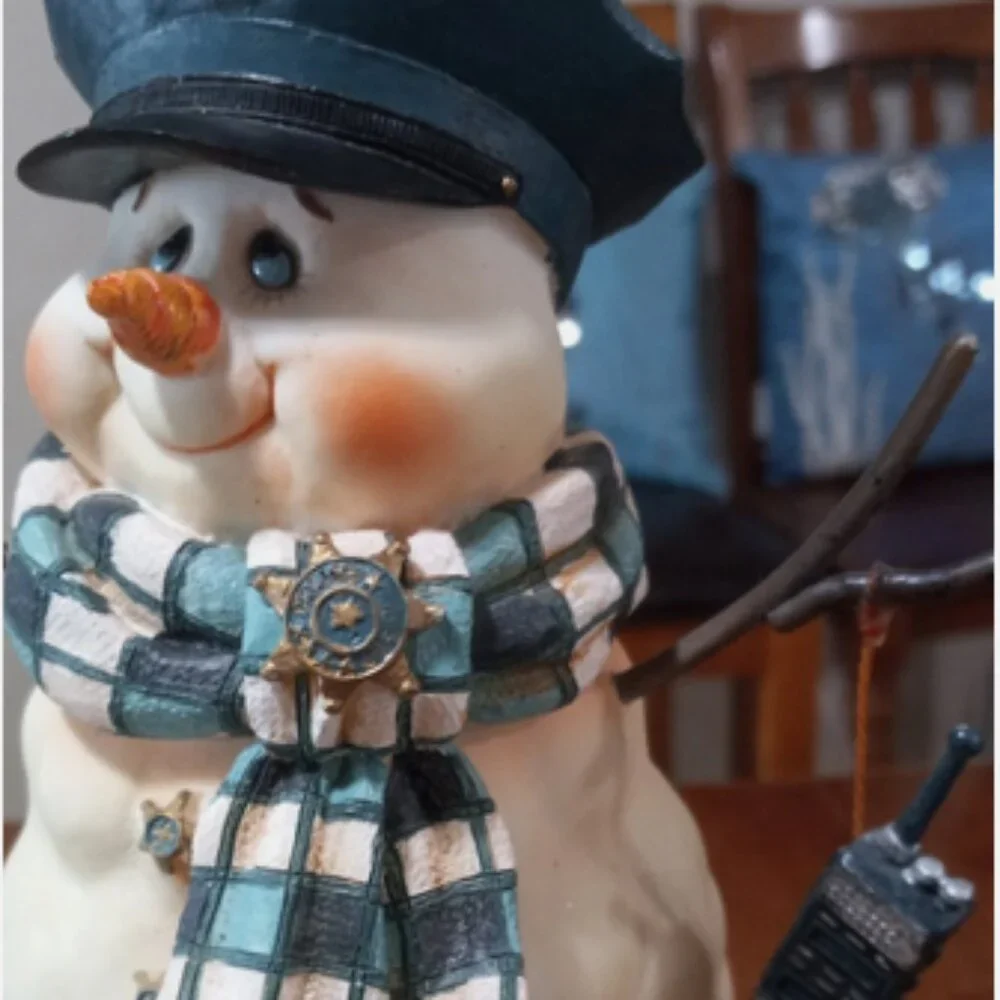 Kirkland’s Policeman Snowman Figurine Vintage Christmas Holiday Decor officer